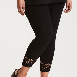 Laser Cut Cropped Leggings size 4 NEW brand TORRID